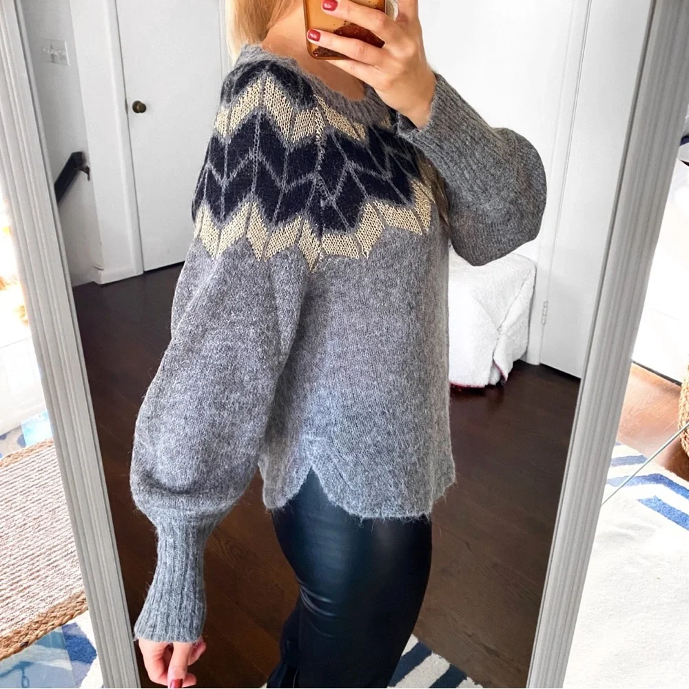 ❄️ CULTURE GREY BLACK GOLD CHEVRON LOOSE FIT KNIT SWEATER!